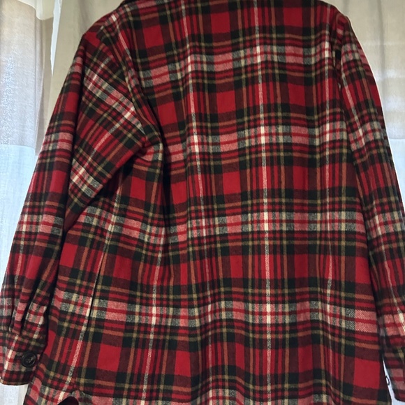 Shacket - Picture 3 of 4